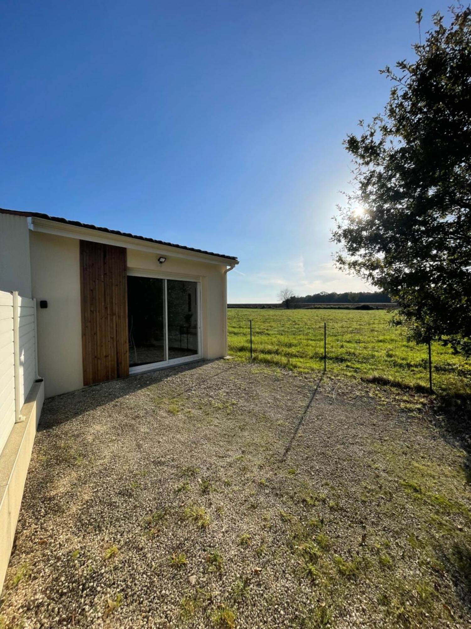 Villa Maison Avec Grand Espace En Hauteur à Saint-Georges-des-Côteaux Extérieur photo