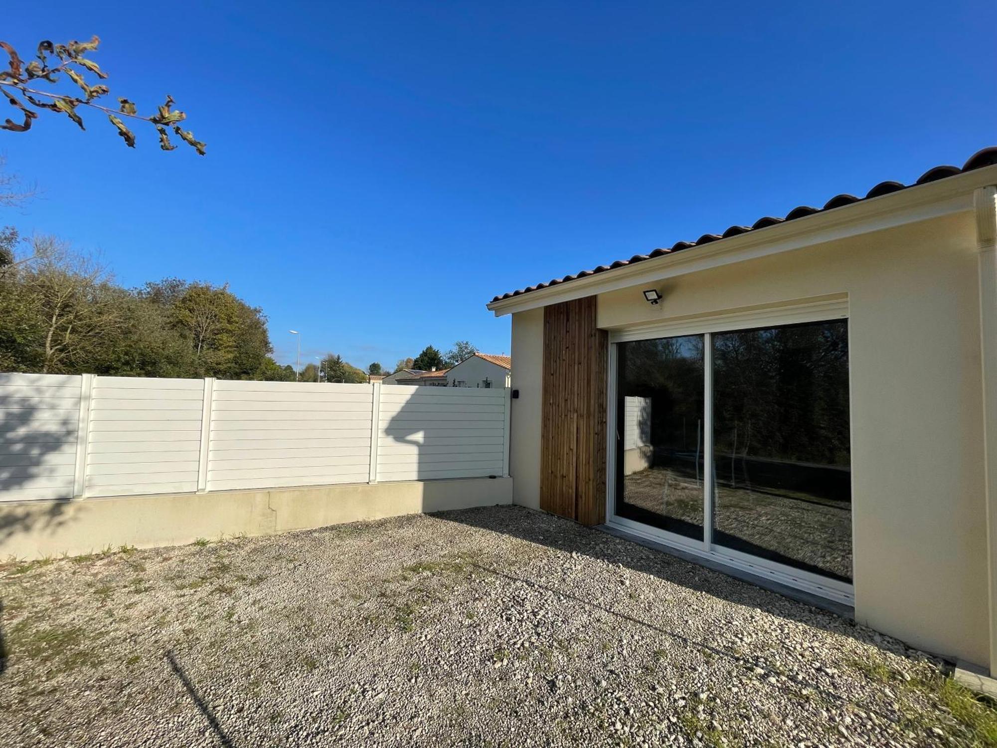 Villa Maison Avec Grand Espace En Hauteur à Saint-Georges-des-Côteaux Extérieur photo